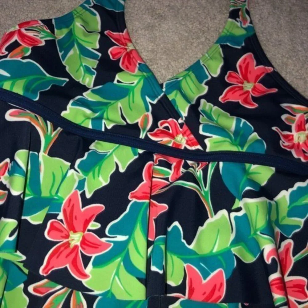 Lands‎ End Girls Size 12 Tankini Top Floral Print Navy Blue Green Red